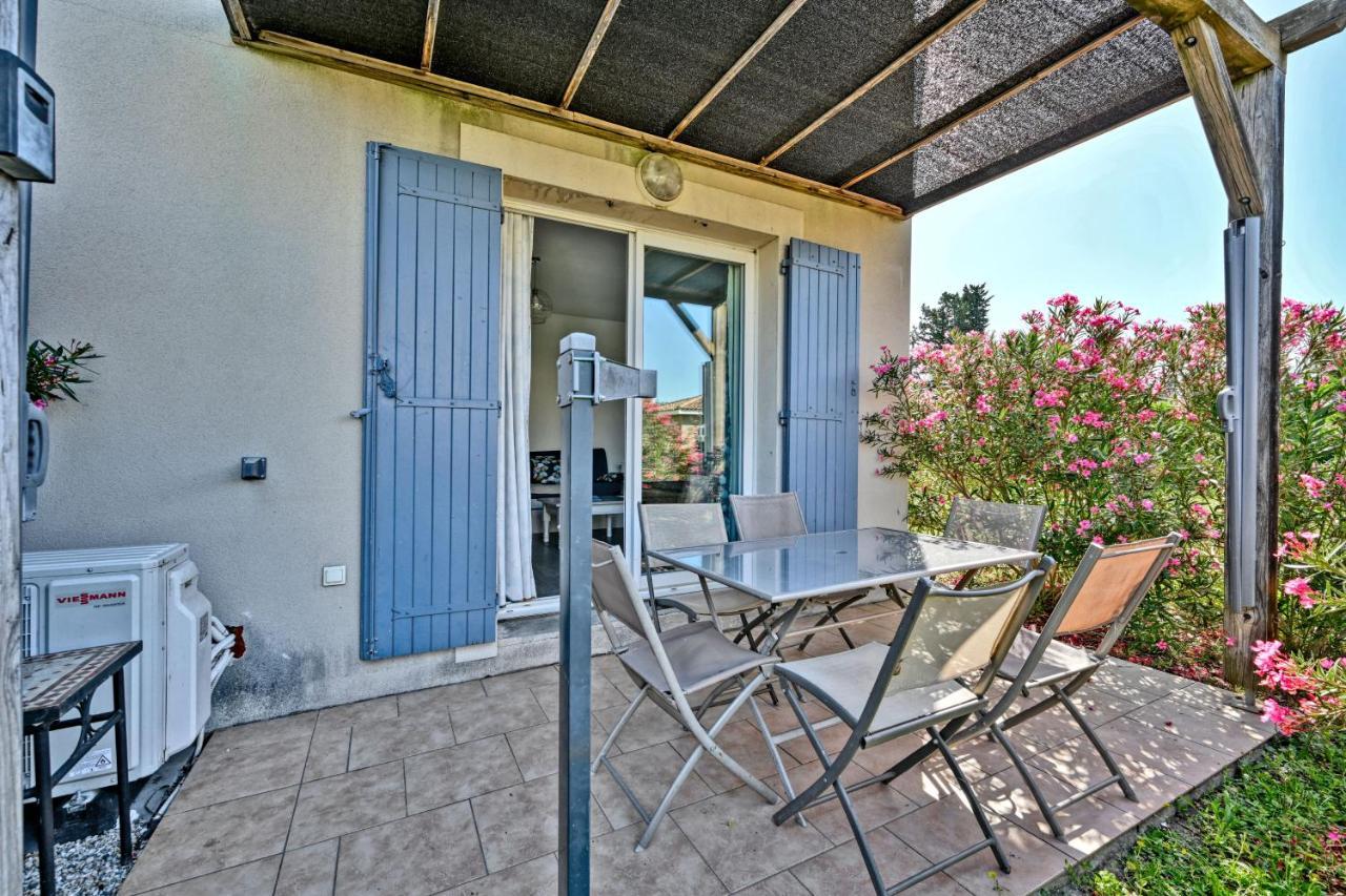 Le Petit Bonheur - Place Parking Privee - Clim - Terrasse - Piscine Partagee - Proche Parc Spirou Saint-Saturnin-les-Avignon Bagian luar foto